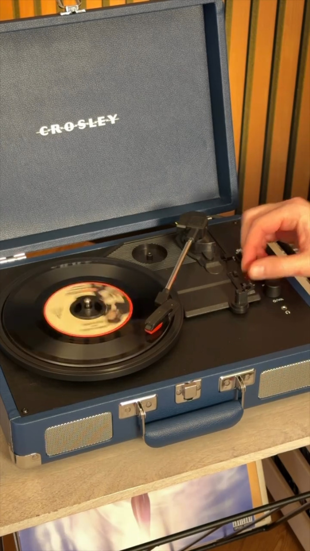 Amazon.com: Crosley CR7024A-NA Carter 7-in-1 Record Player
